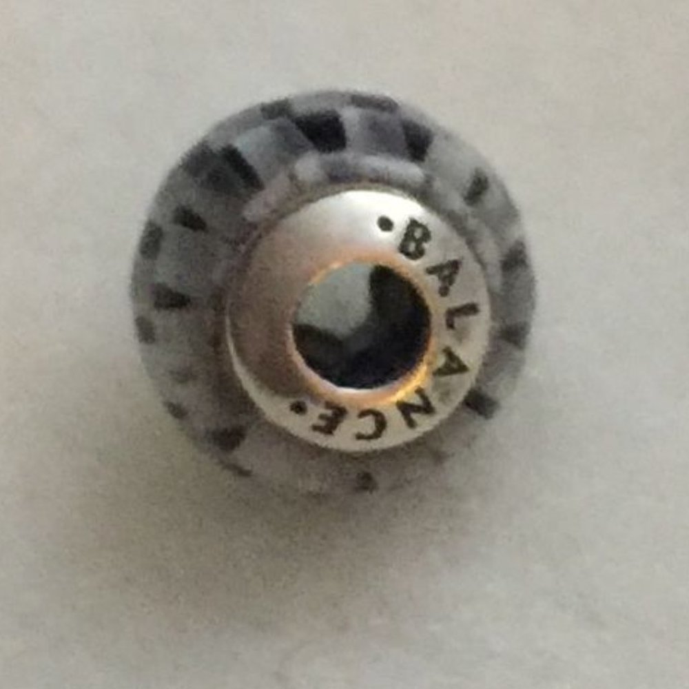 Pandora BALANCE MOP Essence Charm  MOP = Mother of Pearl - Picture 2 of 3